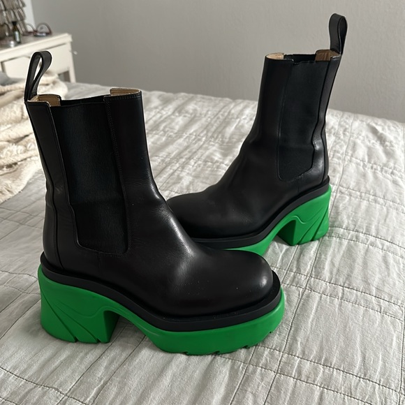 Bottega Veneta green/black flash boots - Picture 2 of 7